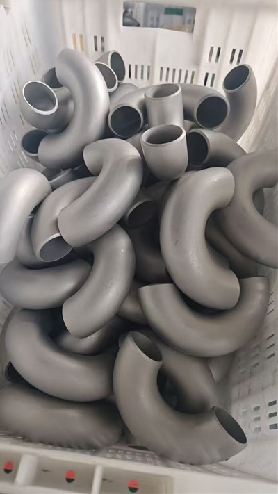 Khuỷu tay thép chịu axit Nitric C4